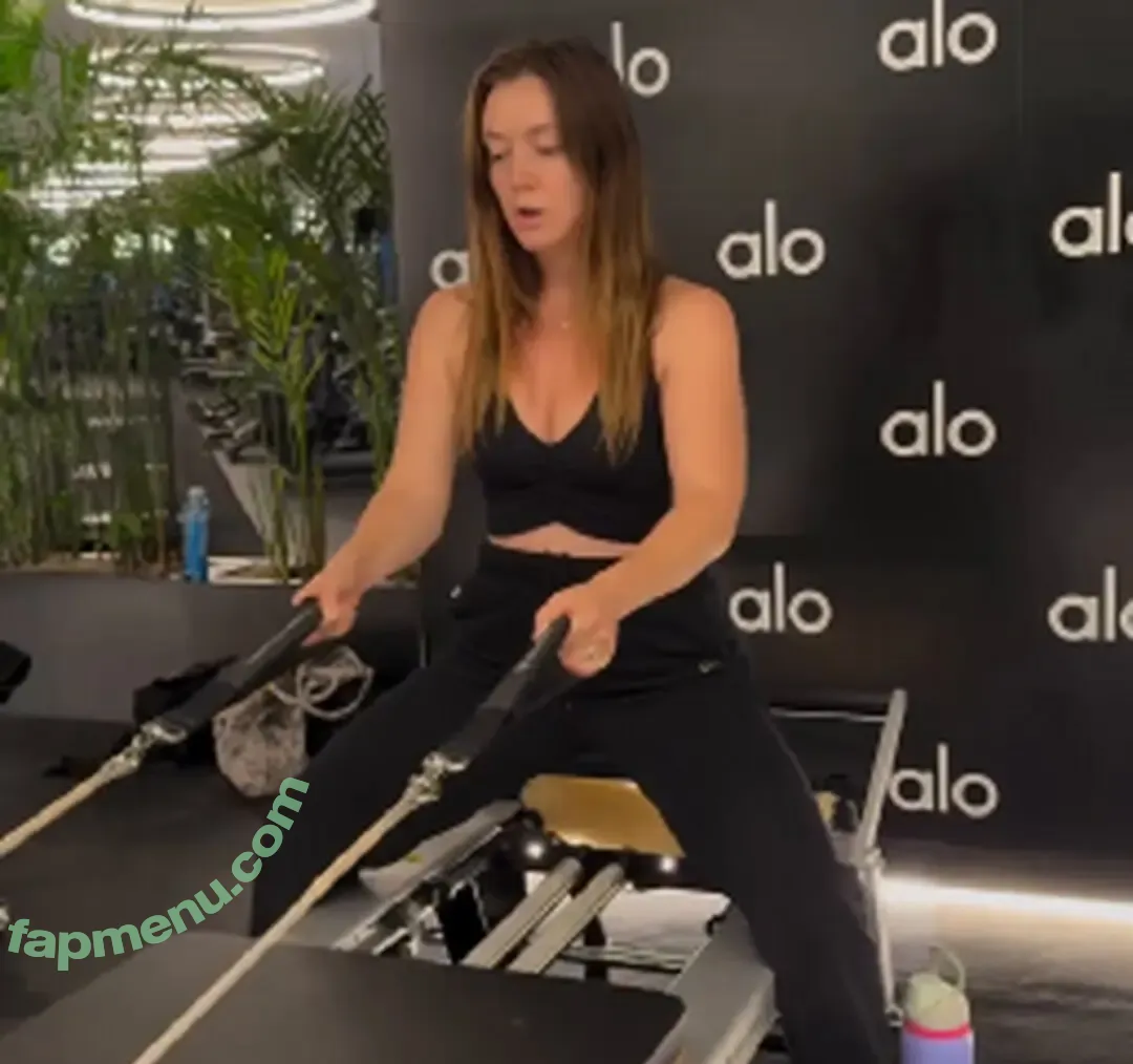 Billie Lourd nude photo #0041 (praisethelourd)