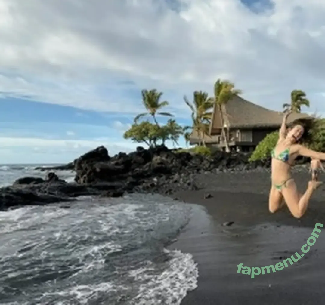 Billie Lourd nude photo #0051 (praisethelourd)