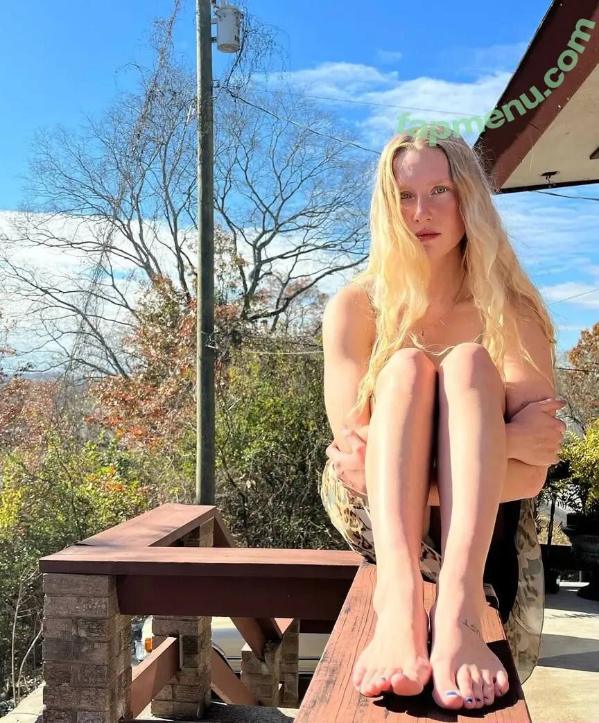 Billie Marten nude photo #0002 (billiemarten)