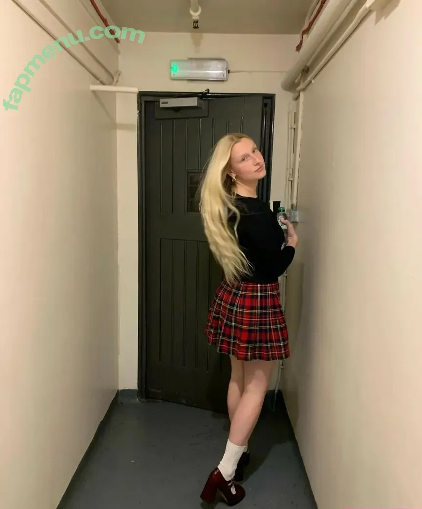 Billie Marten nude photo #0019 (billiemarten)