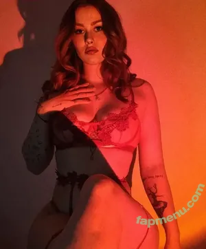 Bimbalabambi nude photo #0005