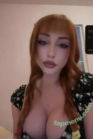 Bimbomamii / brainlessbimbo nude photo #0001