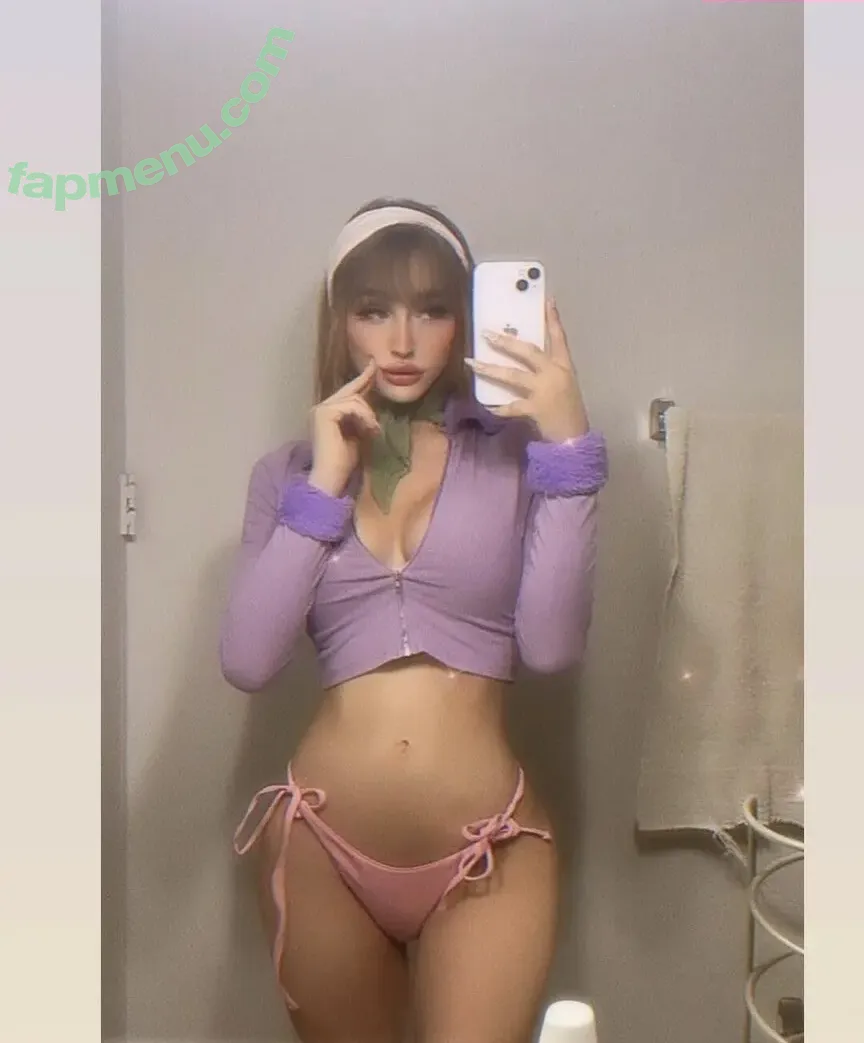 Bimbomamii nude photo #0004 (brainlessbimbo)