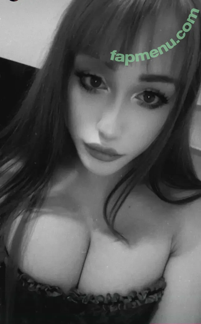 Bimbomamii nude photo #0021 (brainlessbimbo)