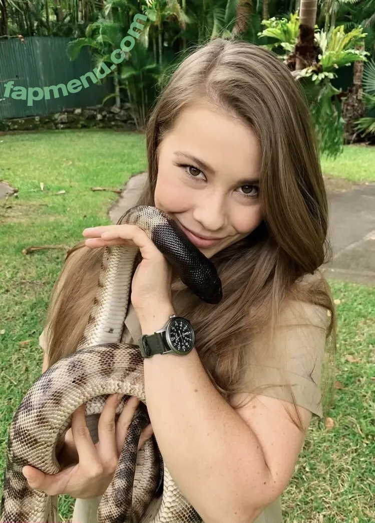 Bindi Irwin nude photo #0008 (bindisueirwin)