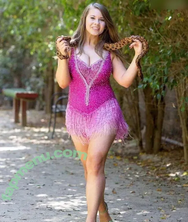 Bindi Sue Irwin nude photo #0014 (bindisueirwin)