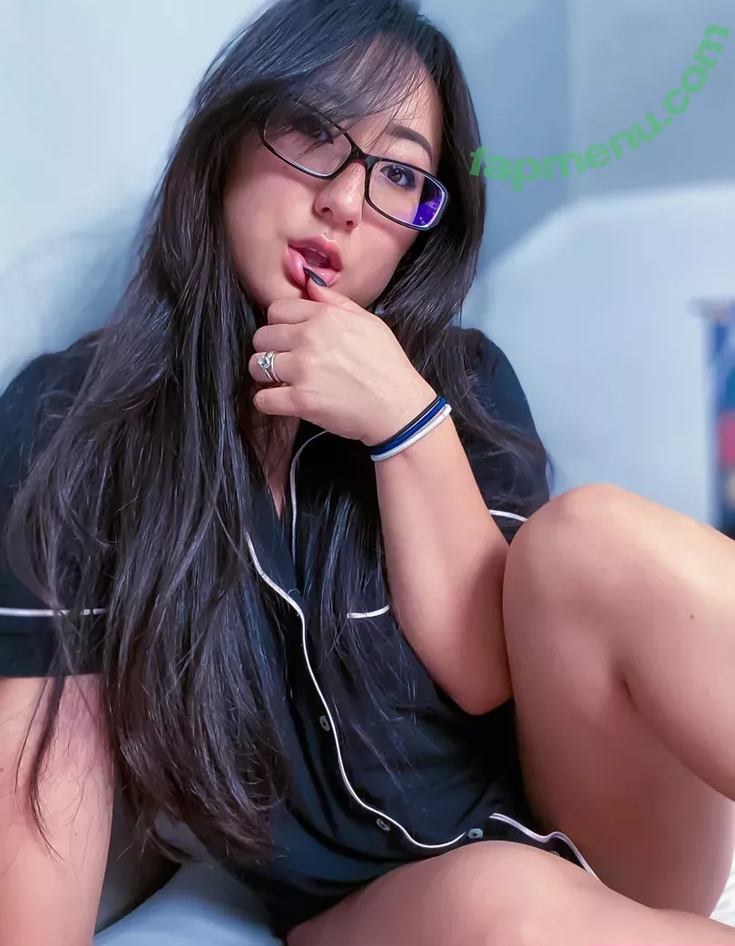 Bitesizedmeg nude photo #0392 (BiteSized_Meg)