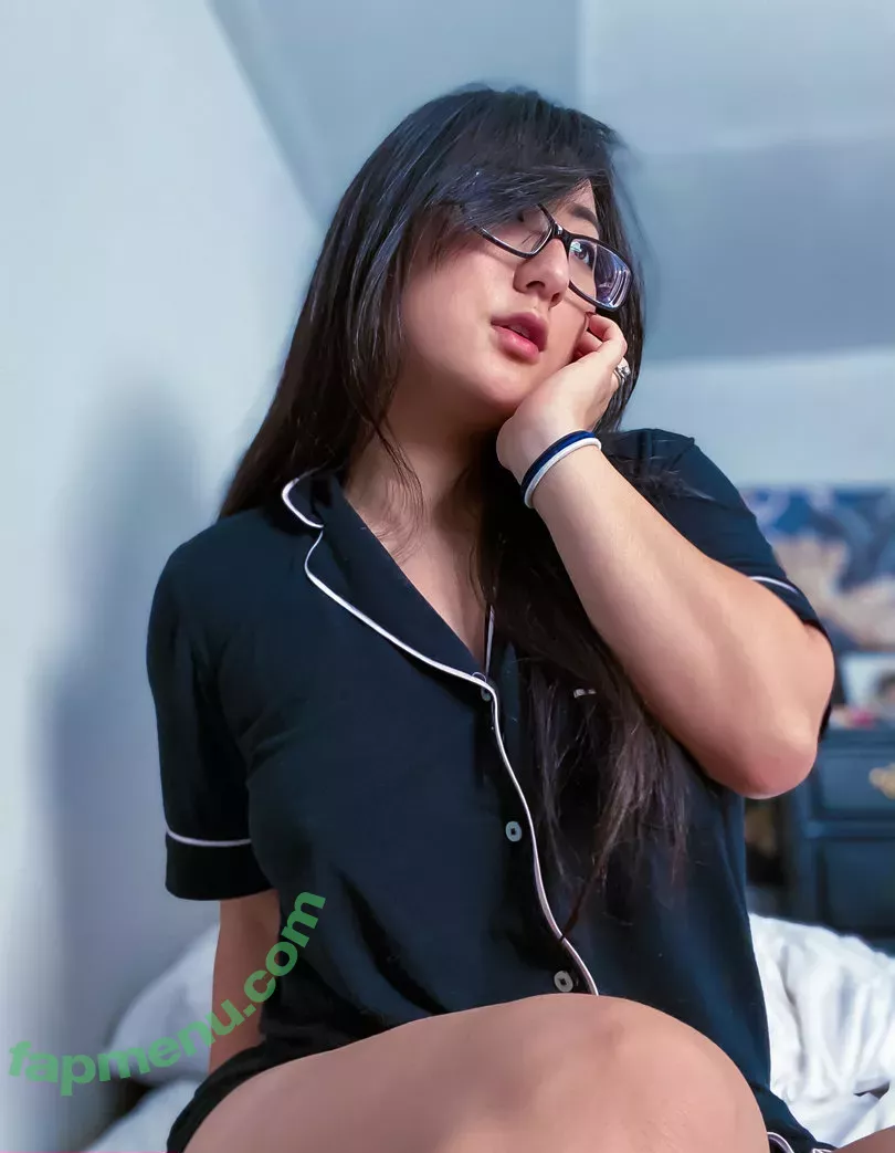 Bitesizedmeg nude photo #0396 (BiteSized_Meg)