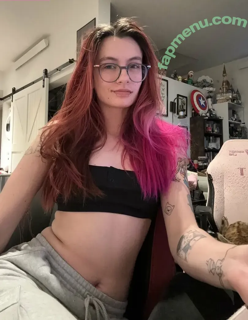 Bitterbich nude photo #0100 (Butterbich69 / bitter.bich)