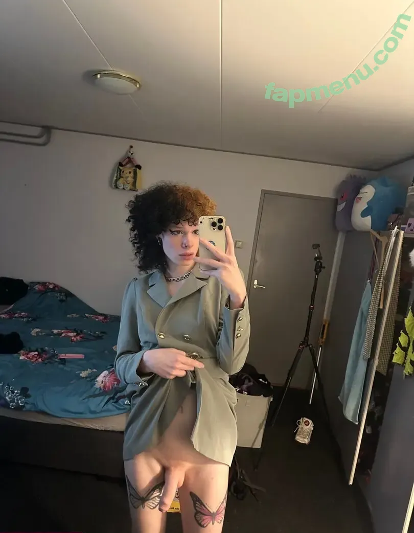 bitwink18 nude photo #0636 (ZoeLaGoblina)