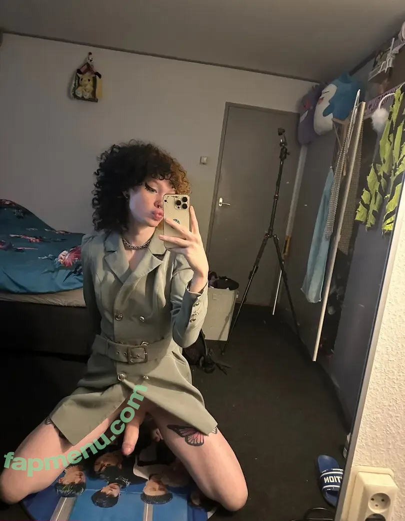 bitwink18 nude photo #0646 (ZoeLaGoblina)