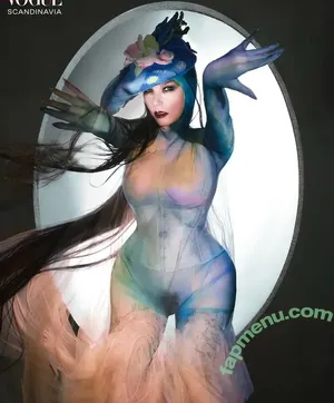 Björk / Bjork nude photo #0029