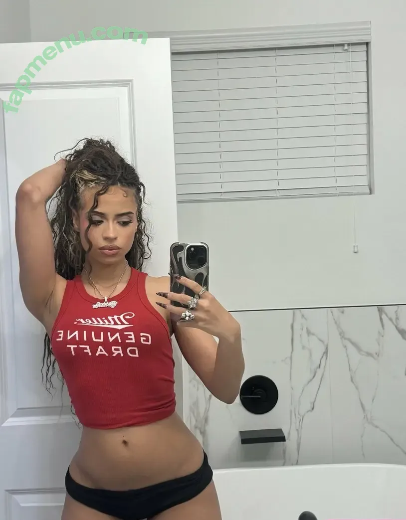 BJRNCK nude photo #0011 (Gennae Bewernick)