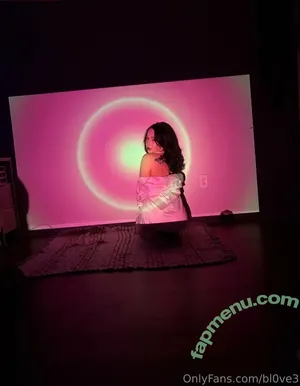 bl0ve3 / blovee.1 nude photo #0099