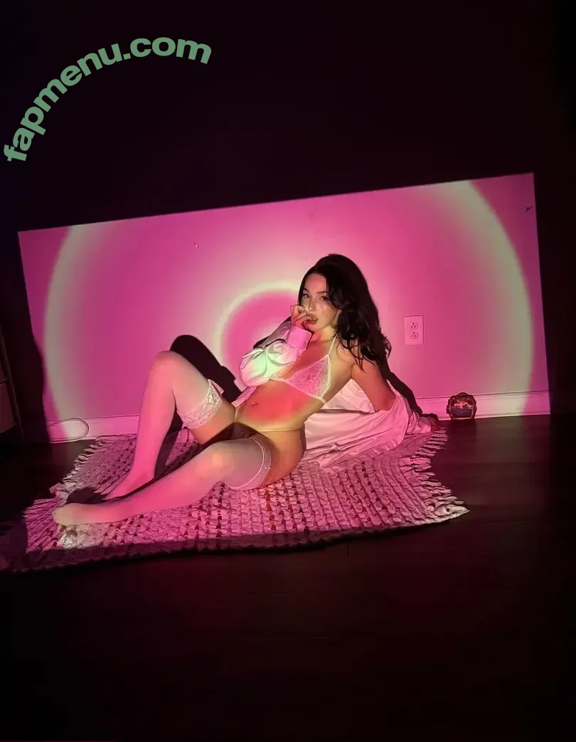 bl0ve3 nude photo #0091 (blovee.1)