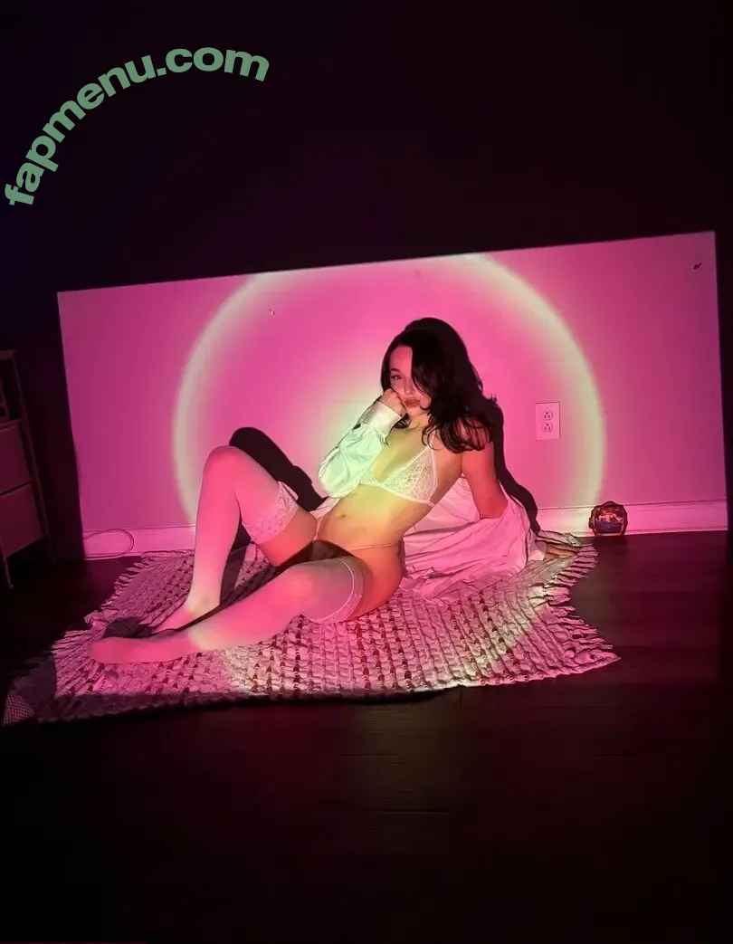 bl0ve3 nude photo #0094 (blovee.1)