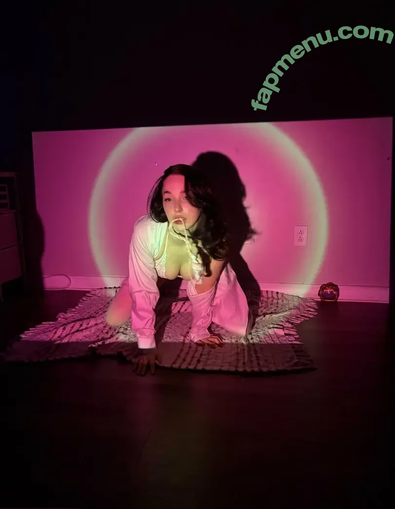 bl0ve3 nude photo #0095 (blovee.1)