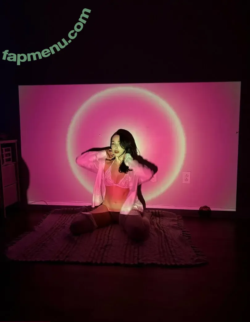 bl0ve3 nude photo #0096 (blovee.1)