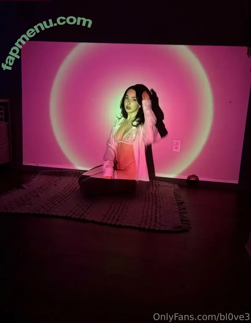 bl0ve3 nude photo #0107 (blovee.1)