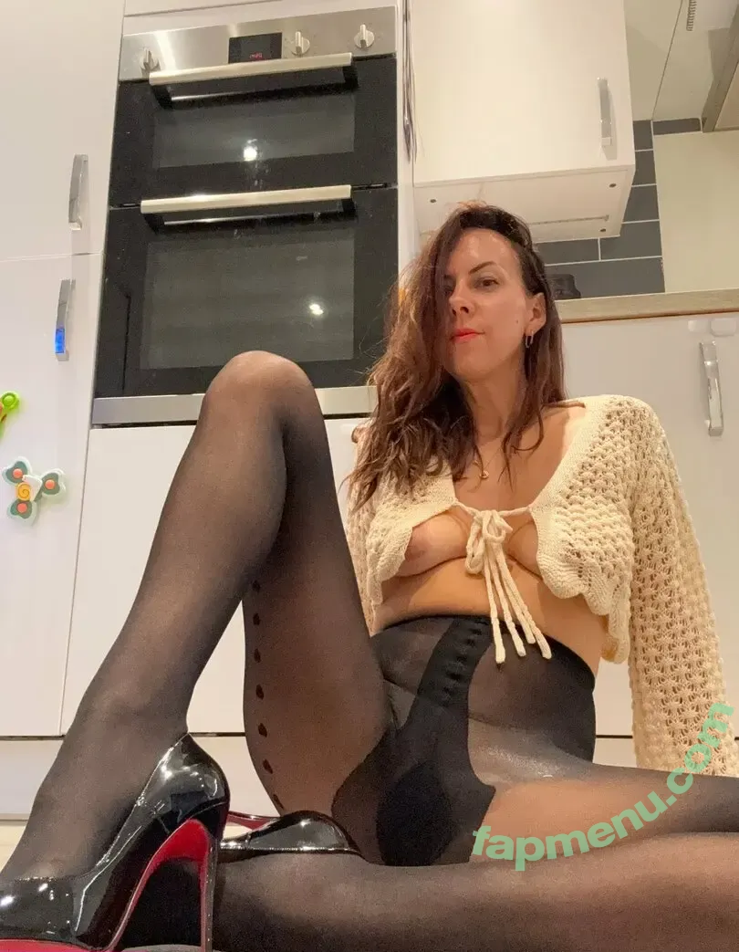 blackmagpie nude photo #0051 (theelleblackmagpie)