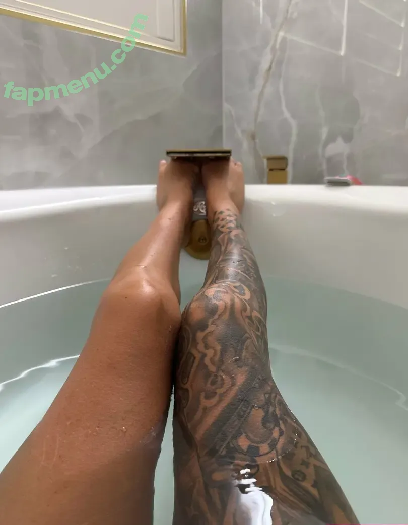 Blacktoppingblondie nude photo #0025 (Alex Hannah / blondehairedblondie)