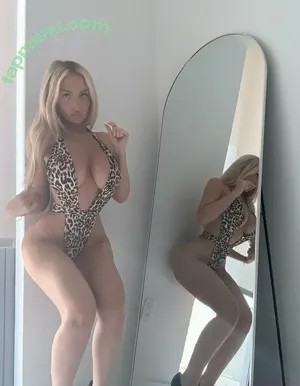 blairbbyxo / Blair / blaire_b.xoxo nude photo #0005