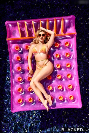 Blake Blossom / blake / blake_blossom.b / blakeblossomxxx nude photo #1366