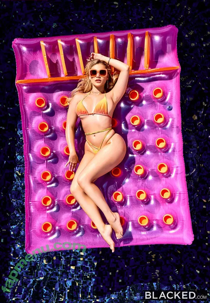 Blake Blossom nude photo #1366 (blake / blake_blossom.b / blakeblossomxxx)