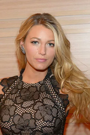 Blake Lively / blakelively nude photo #0414