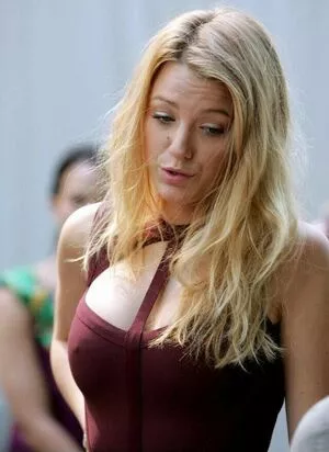 Blake Lively / blakelively nude photo #0922