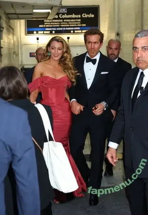 Blake Lively / blakelively nude photo #1304