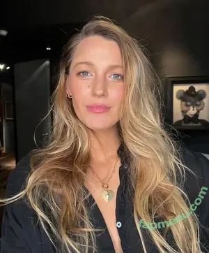 Blake Lively / blakelively nude photo #1525