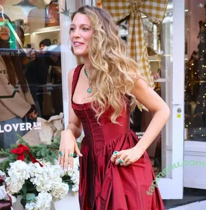 Blake Lively / BlakeLivelyOfficial / blakelively nude photo #1565