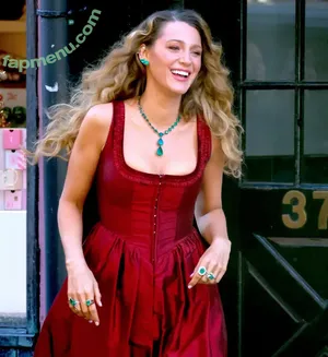 Blake Lively / BlakeLivelyOfficial / blakelively nude photo #1576