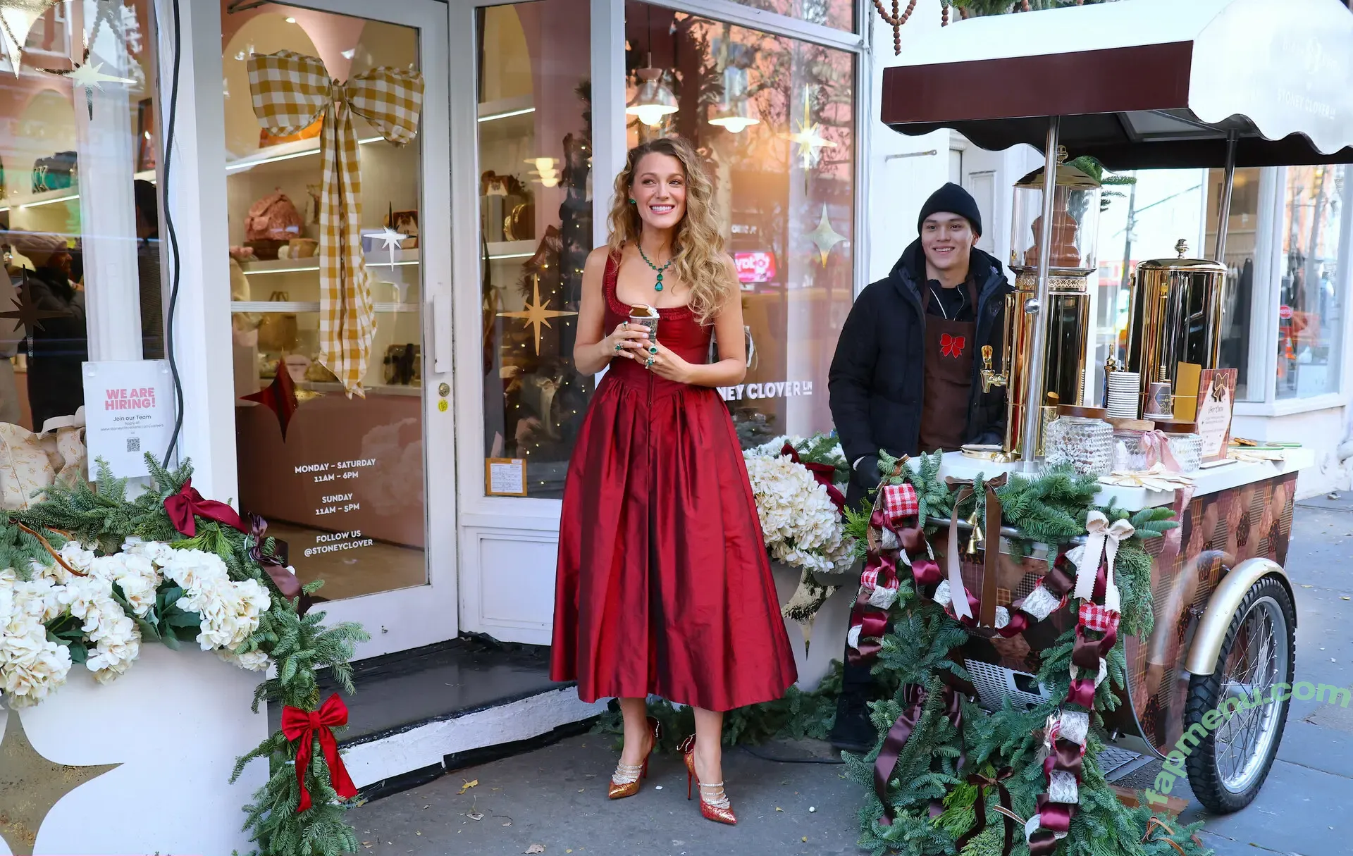 Blake Lively nude photo #1560 (BlakeLivelyOfficial / blakelively)