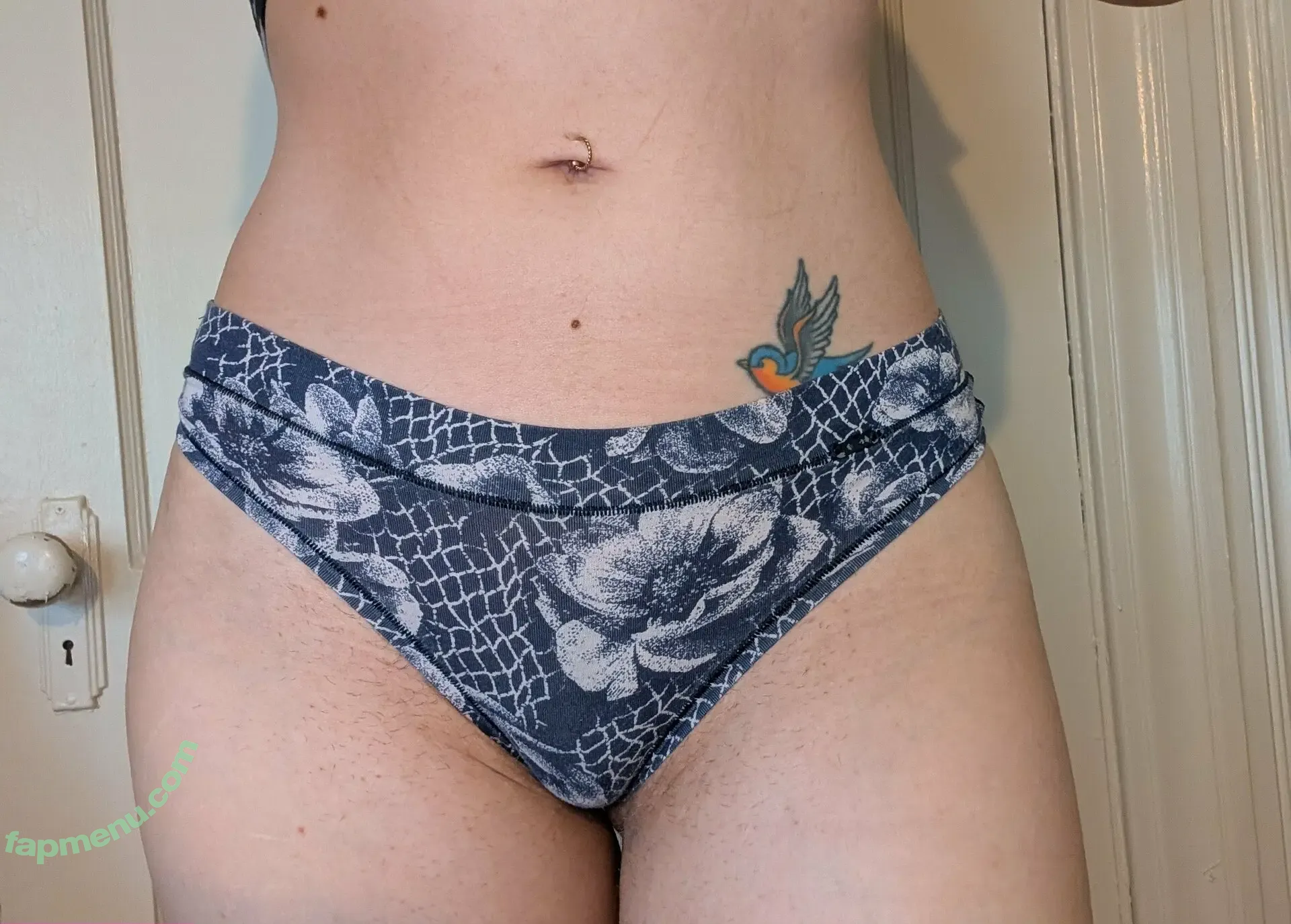 blamevalerie nude photo #0419 (blamevalerie)