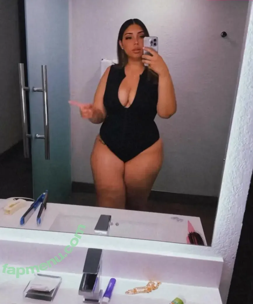 Blessedd.dess nude photo #0018 (Blessedd.dess)