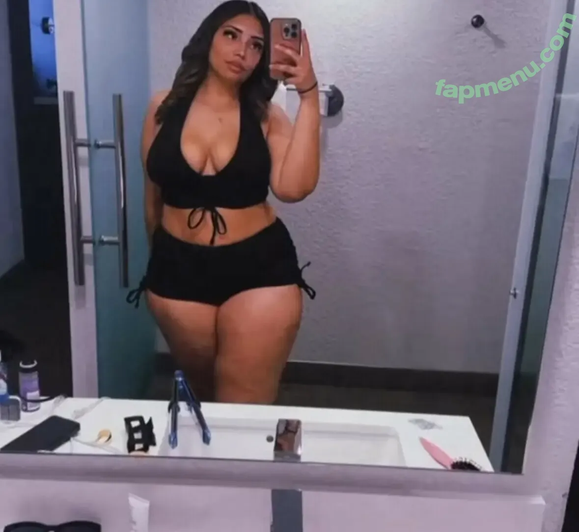Blessedd.dess nude photo #0022 (Blessedd.dess)