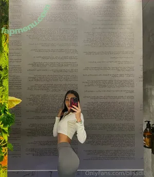 blissdilley / blisslilley nude photo #0022