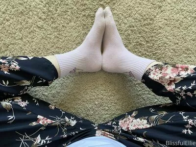 blissfulellie / Ellie Burns / EllieBlissful nude photo #0016