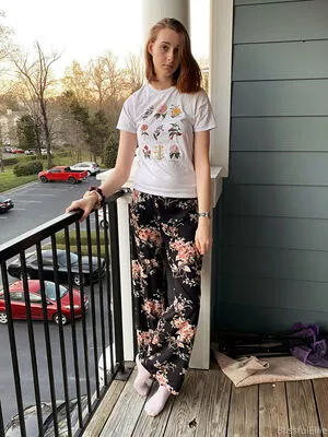 blissfulellie / Ellie Burns / EllieBlissful nude photo #0032