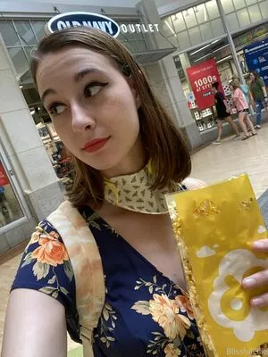 blissfulellie / Ellie Burns / EllieBlissful nude photo #0336