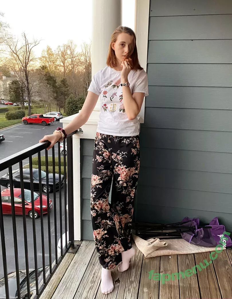 blissfulellie nude photo #0031 (Ellie Burns / EllieBlissful)