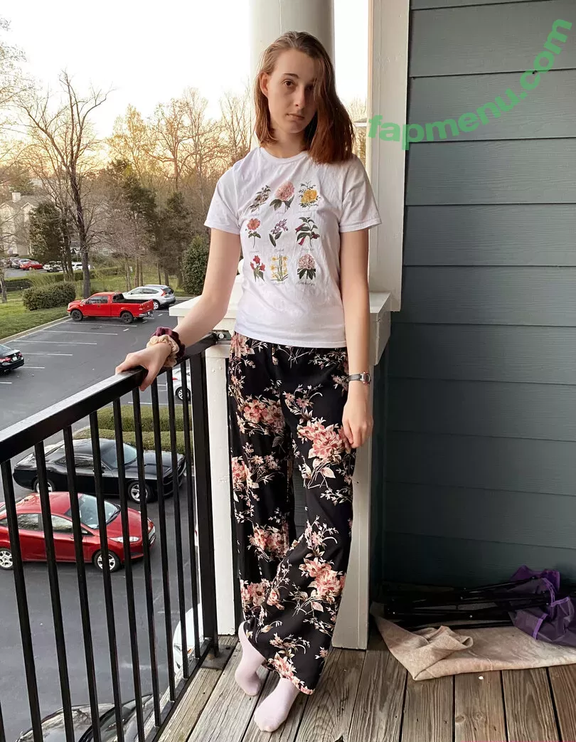 blissfulellie nude photo #0032 (Ellie Burns / EllieBlissful)