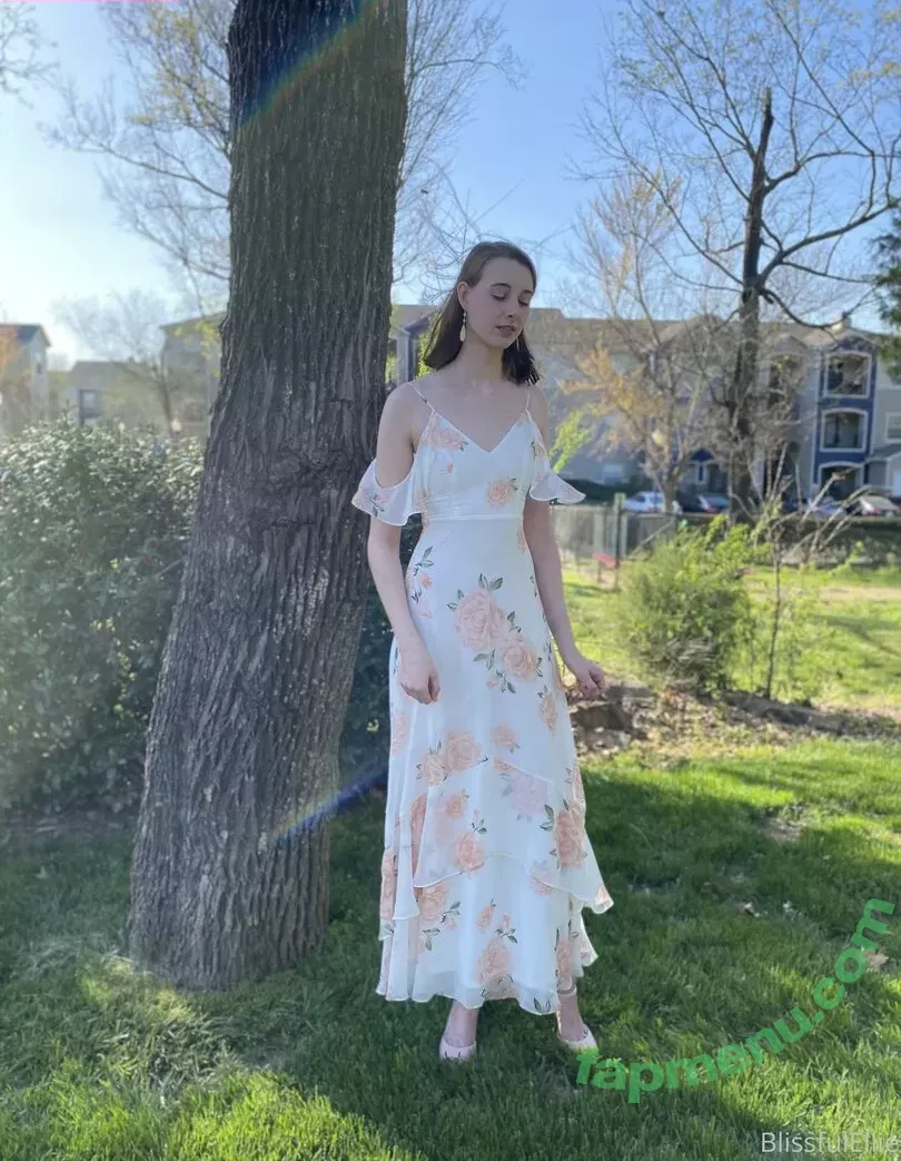 blissfulellie nude photo #0038 (Ellie Burns / EllieBlissful)