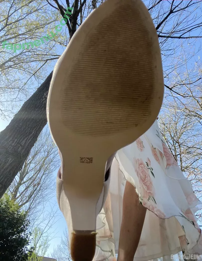 blissfulellie nude photo #0043 (Ellie Burns / EllieBlissful)