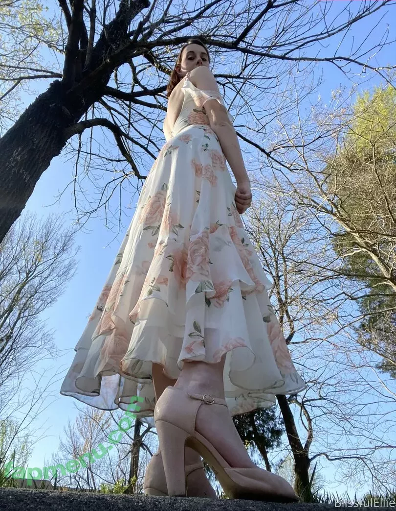 blissfulellie nude photo #0048 (Ellie Burns / EllieBlissful)