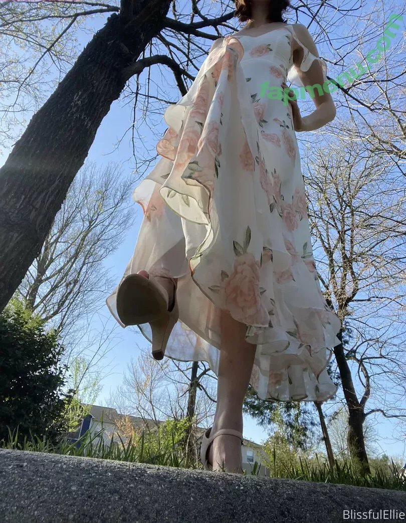 blissfulellie nude photo #0049 (Ellie Burns / EllieBlissful)