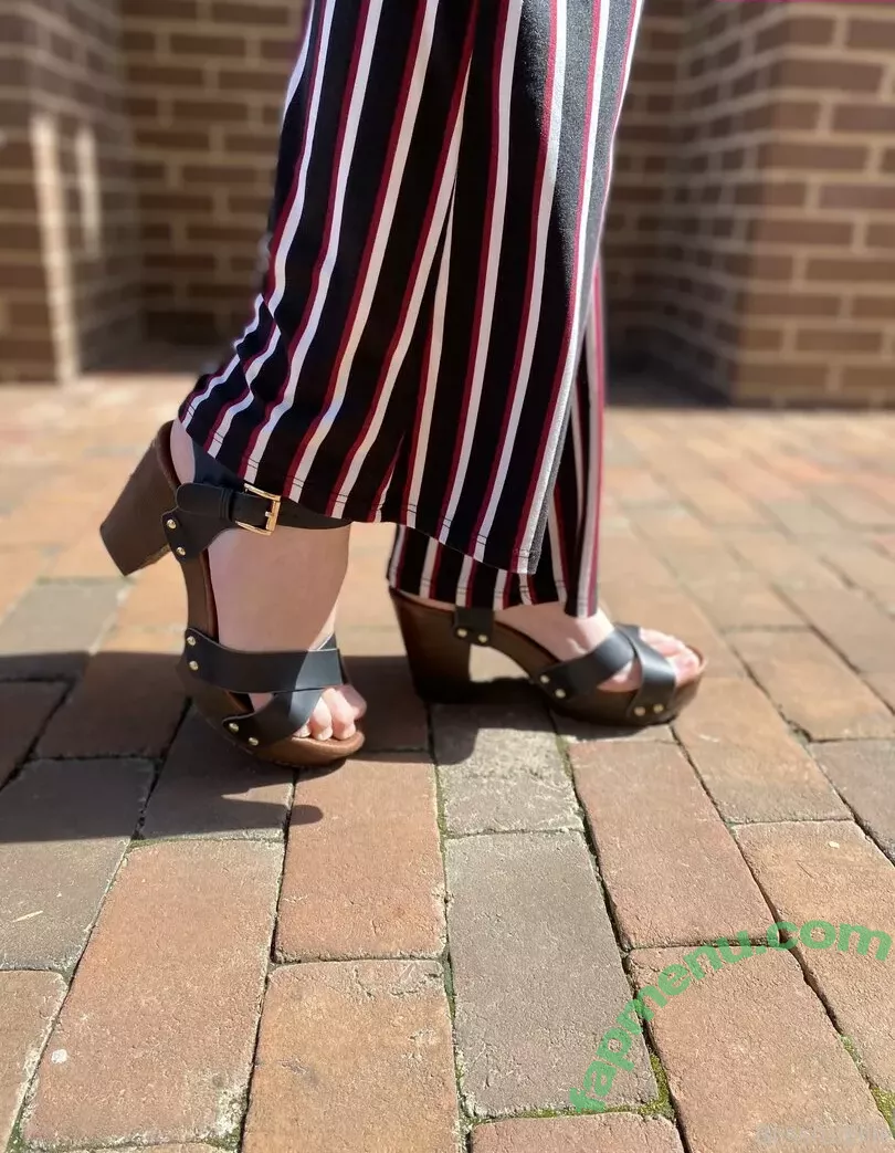 blissfulellie nude photo #0069 (Ellie Burns / EllieBlissful)