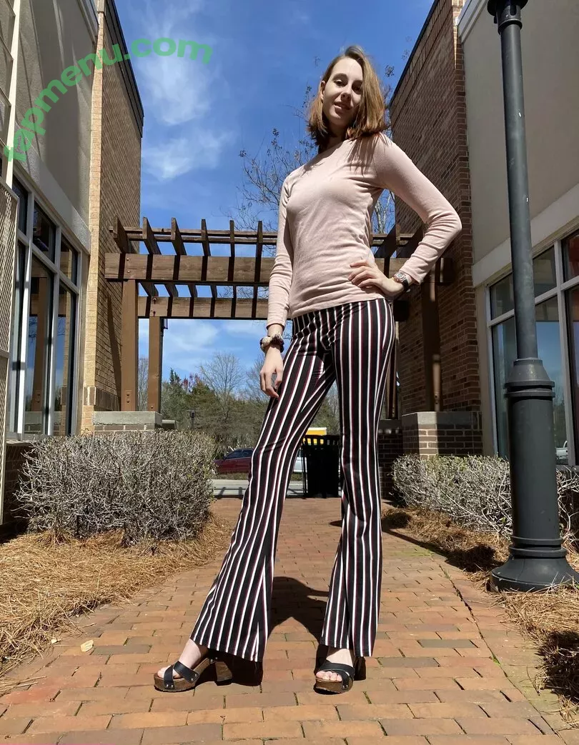 blissfulellie nude photo #0072 (Ellie Burns / EllieBlissful)